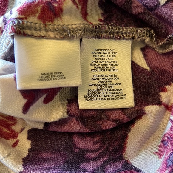 Jones Studio Cold Shoulder tunic blouse - Picture 5 of 5